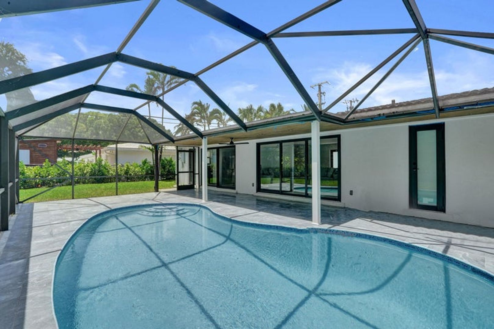 Boca Raton House: 840 SW 3RD Street