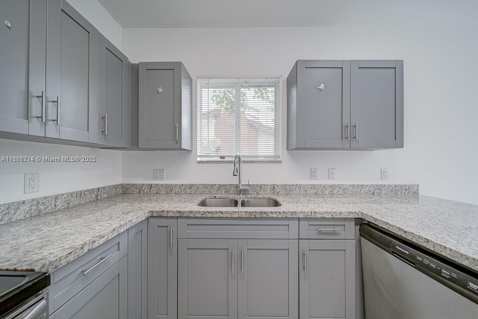 Miami House: 14750 NE 7th Avenue 14752