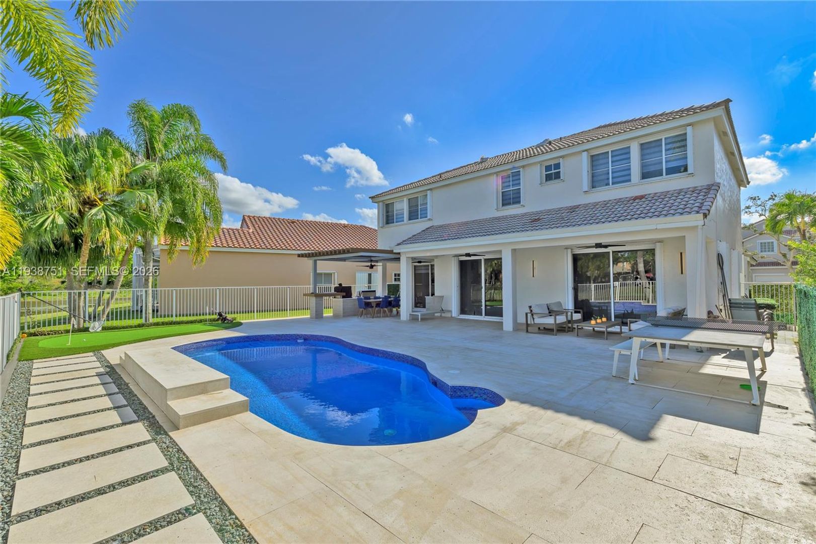 Weston House: 1176 Cedar Falls Drive