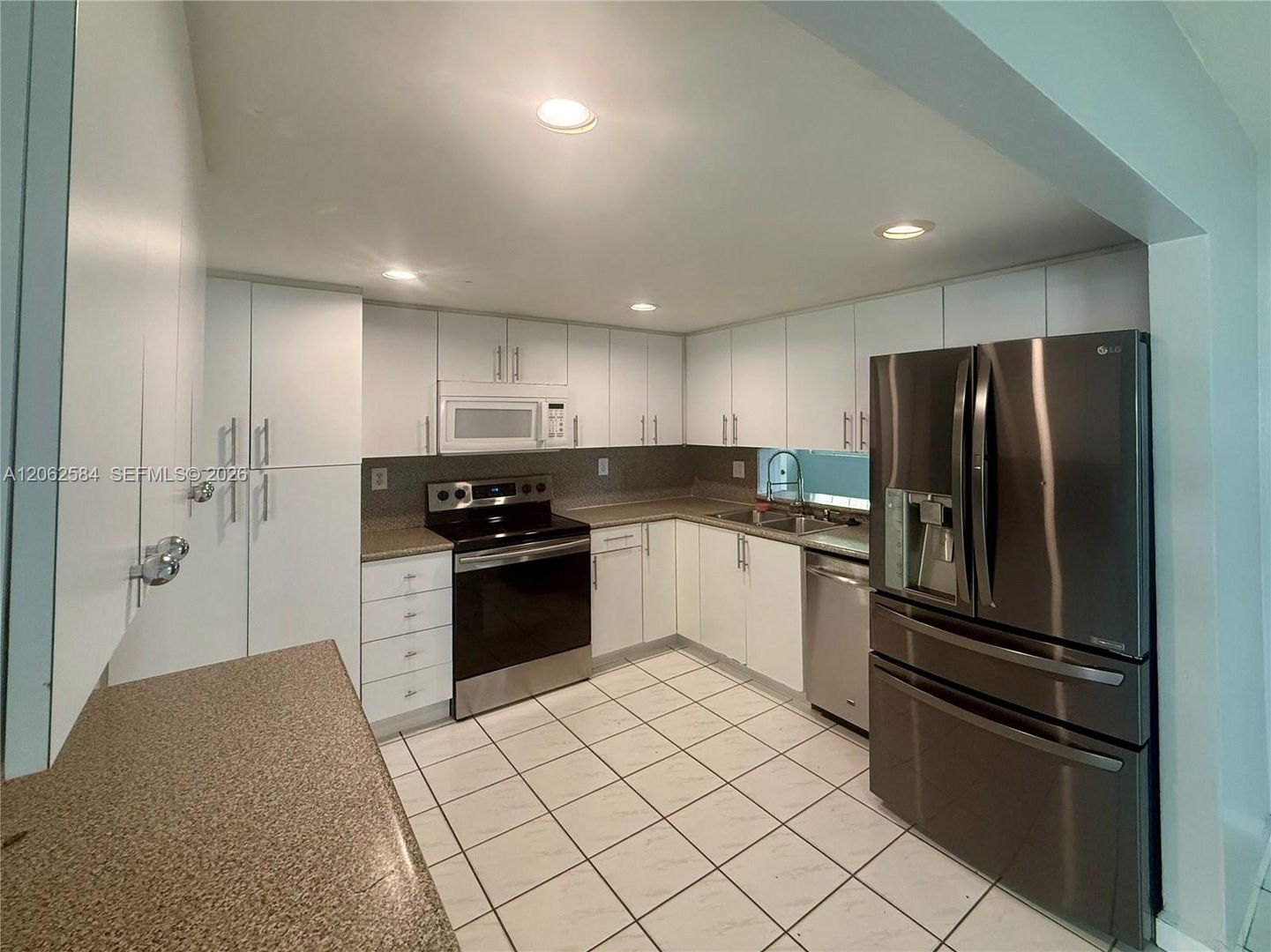 Pembroke Pines House: 7710 NW 5th Street
