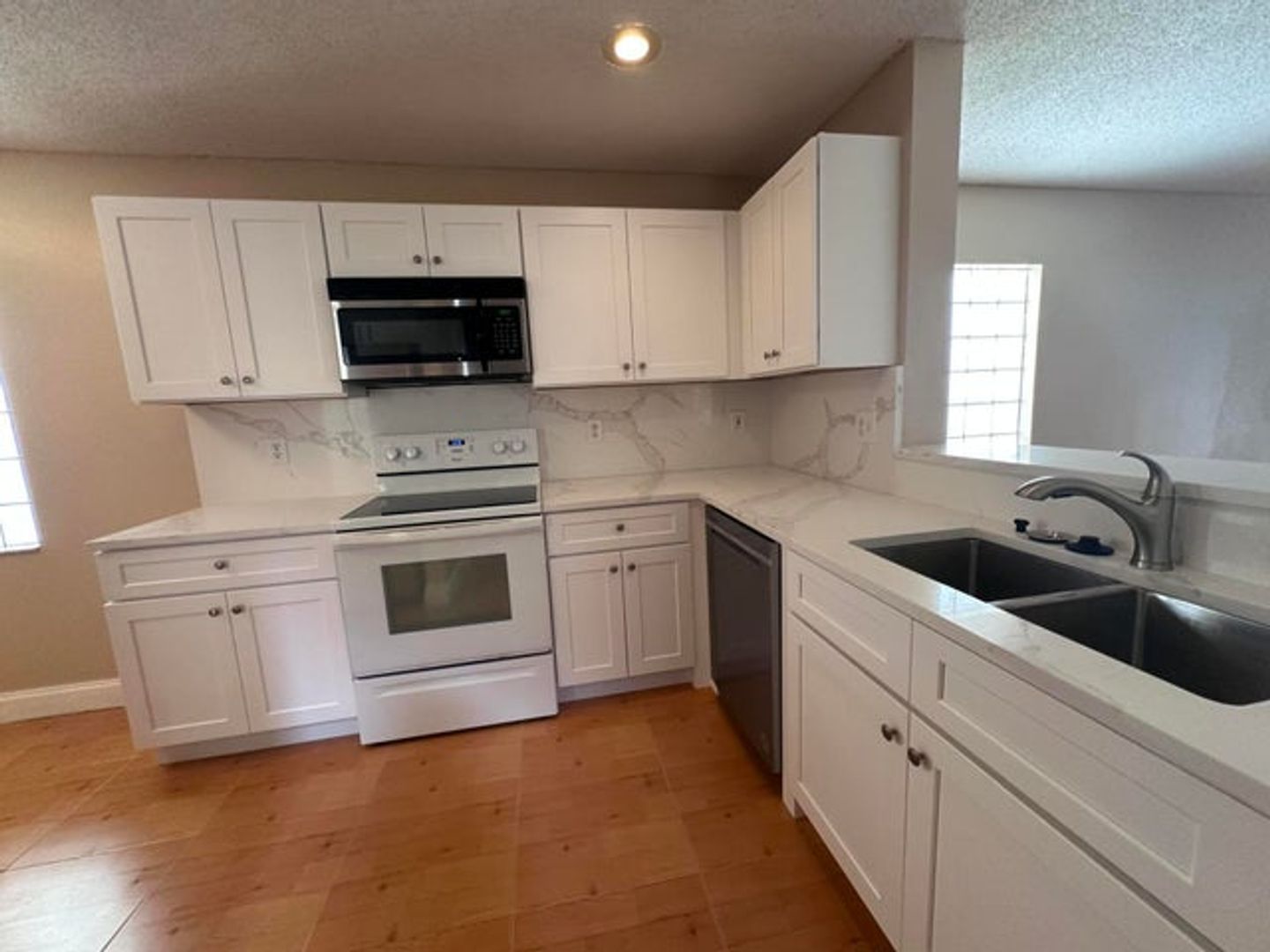 Coral Springs House: 9761 NW 2nd Street