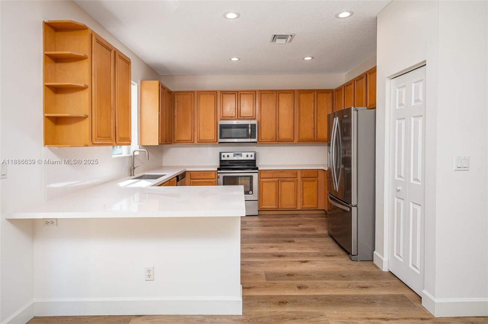 Weston House: 19282 Seneca Avenue