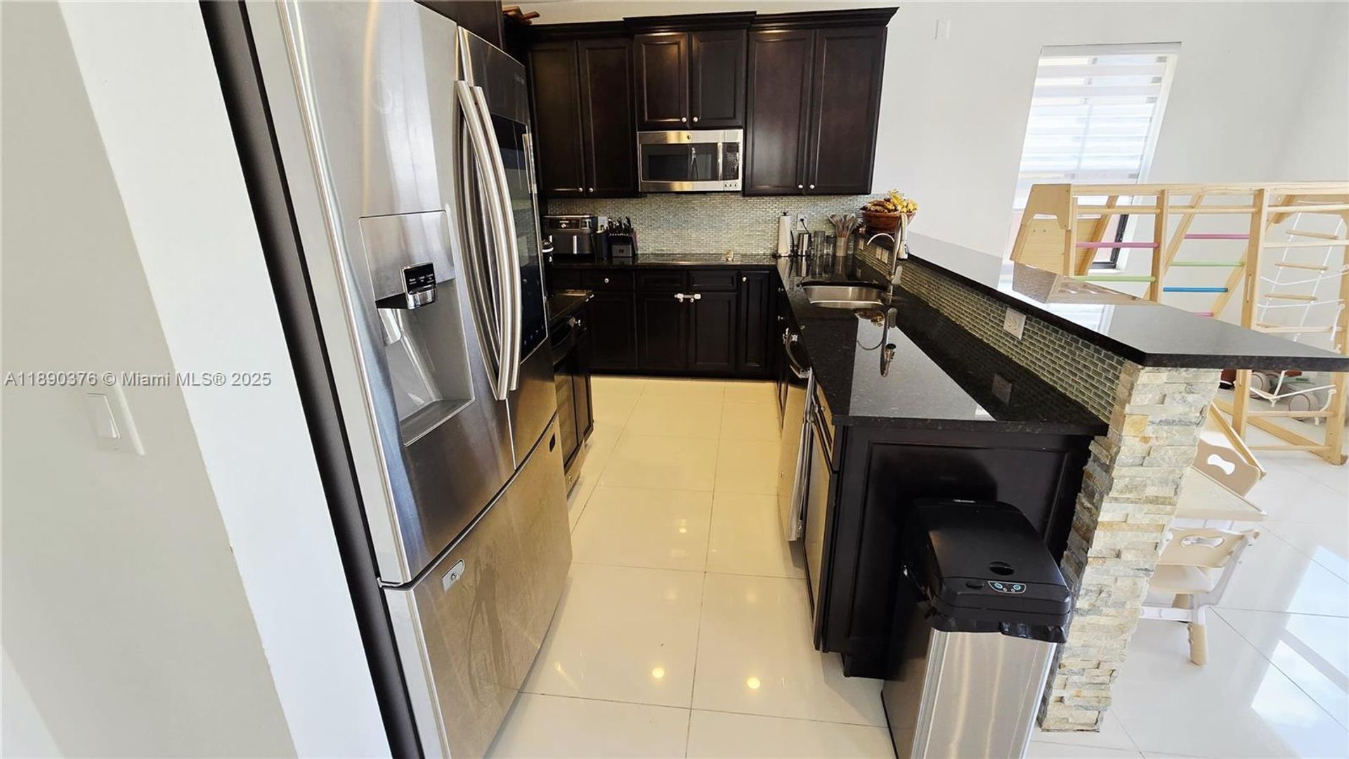 Doral House: 10032 NW 87th Terrace 10032