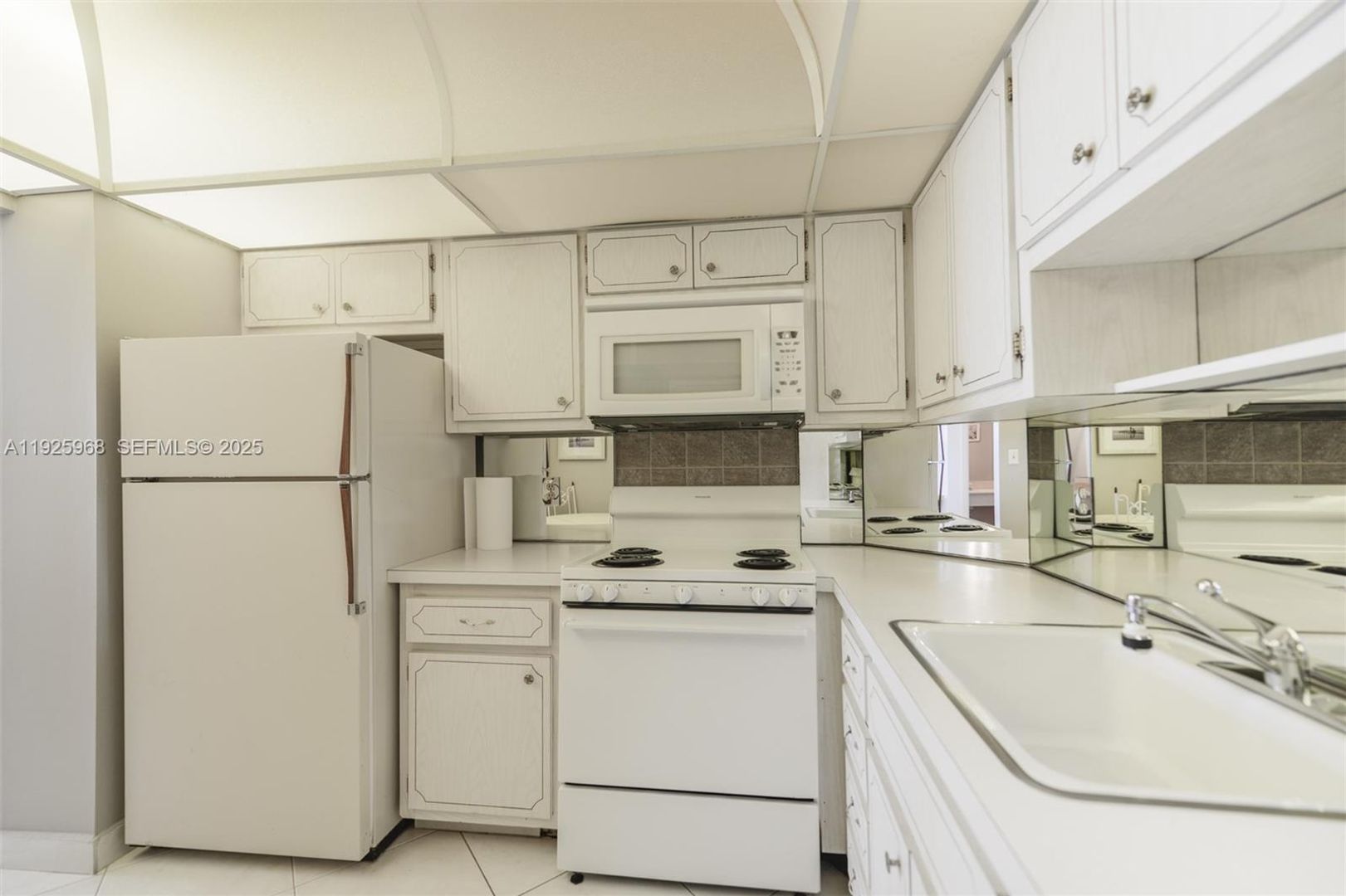 Hallandale Beach House: 1950 S Ocean Drive 5Q