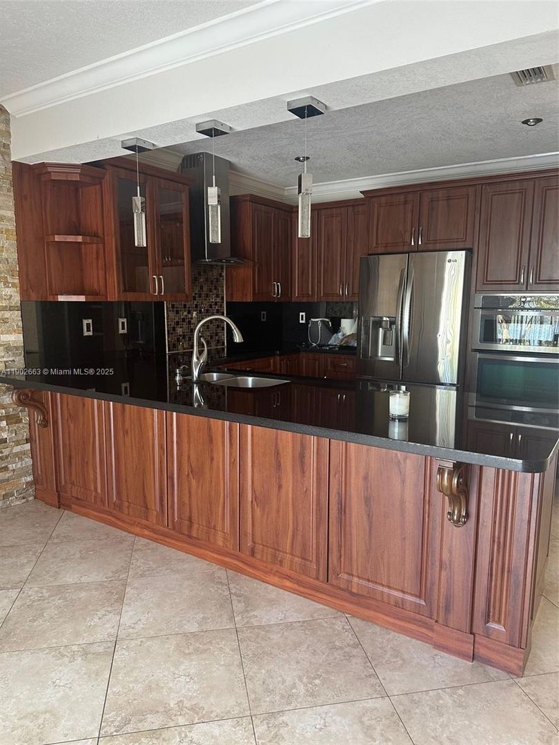 Miami House: 14839 SW 9th Lane 14839