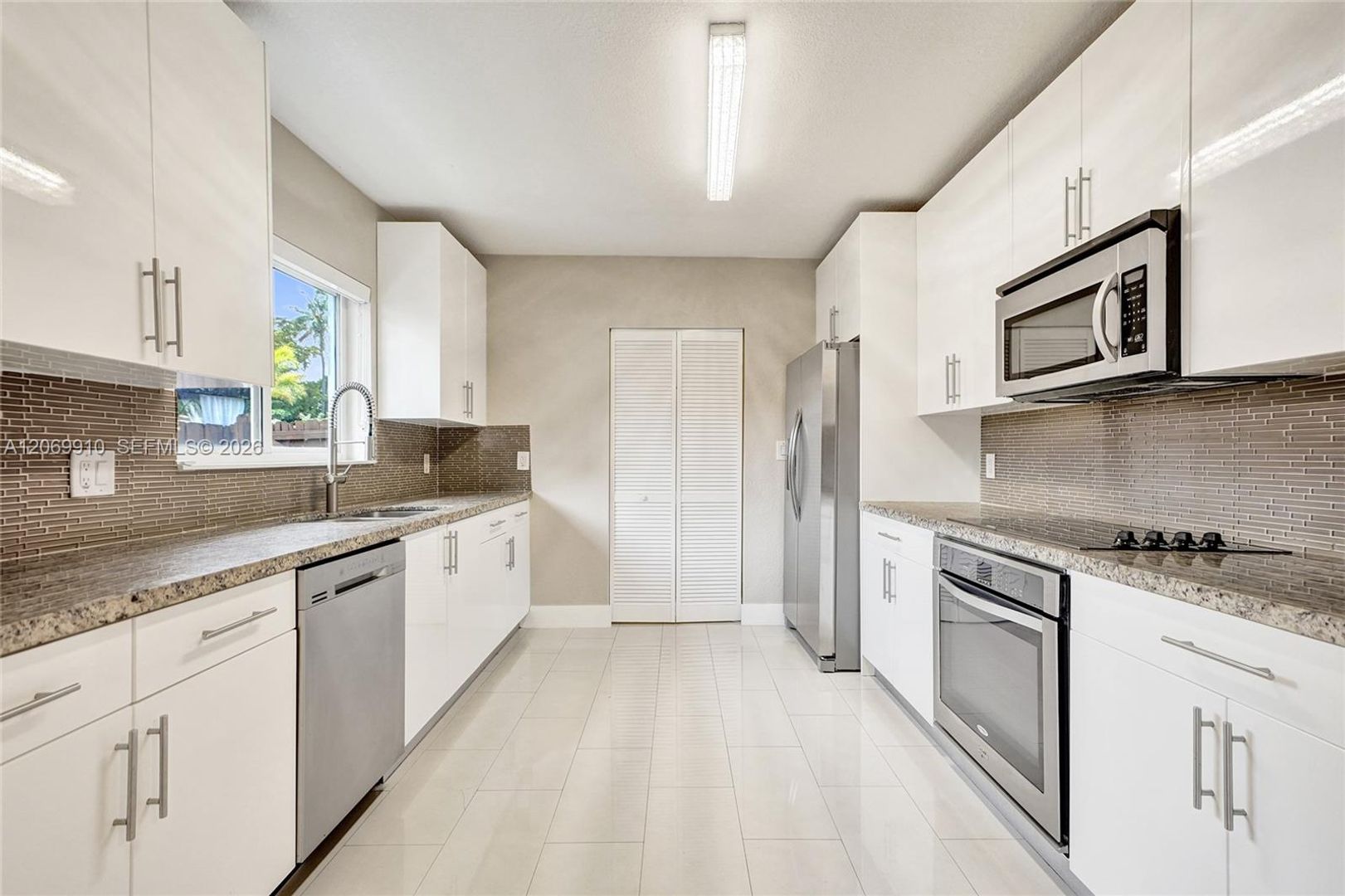 Fort Lauderdale House: 1146 NE 17th Terrace