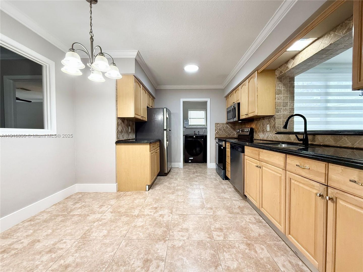 Dania Beach House: 216 SE 5th Street