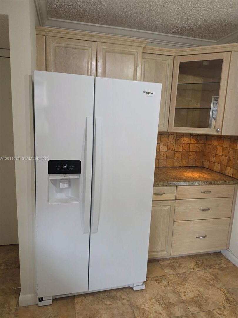 Margate House: 6178 Buena Vista Drive 6178