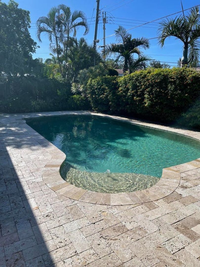 Pompano Beach House: 2500 NE 9th Street