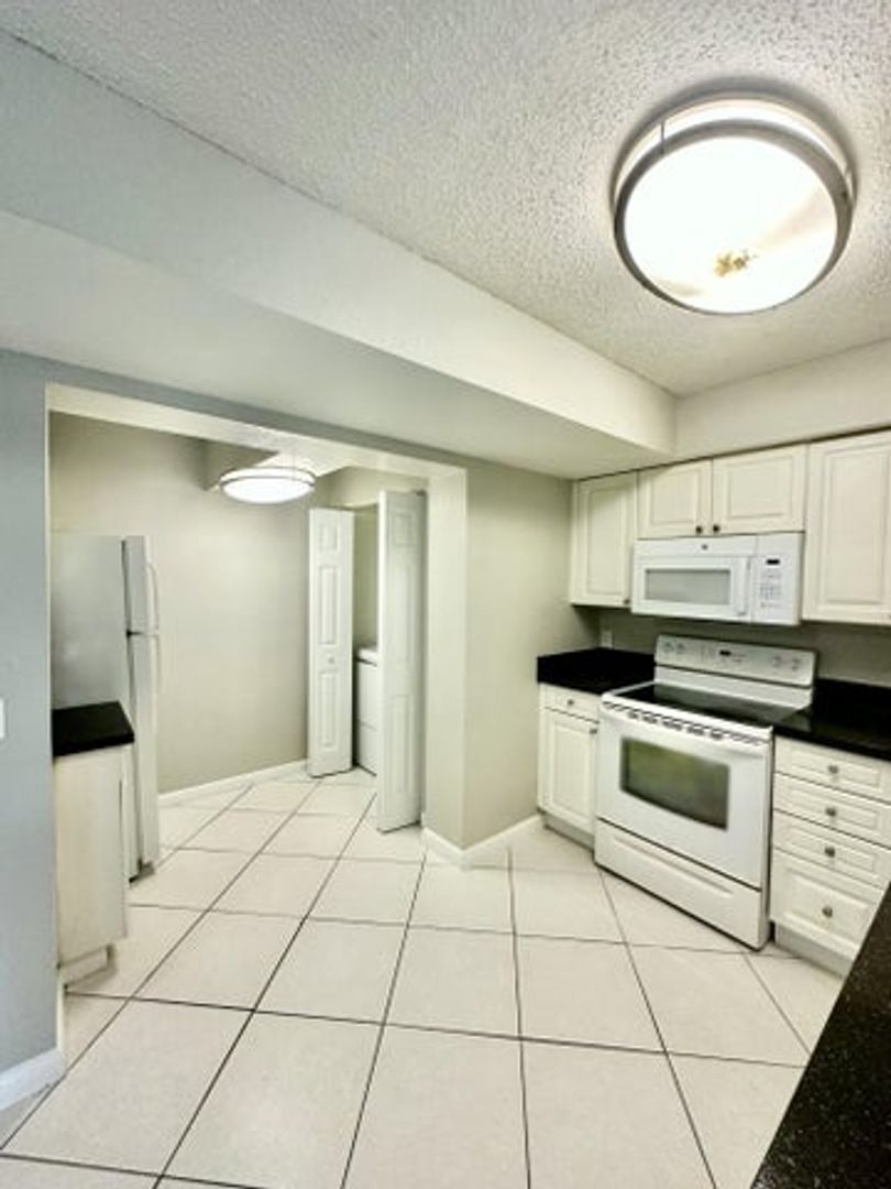 Palm Beach Gardens House: 4120 Union Square Boulevard C1