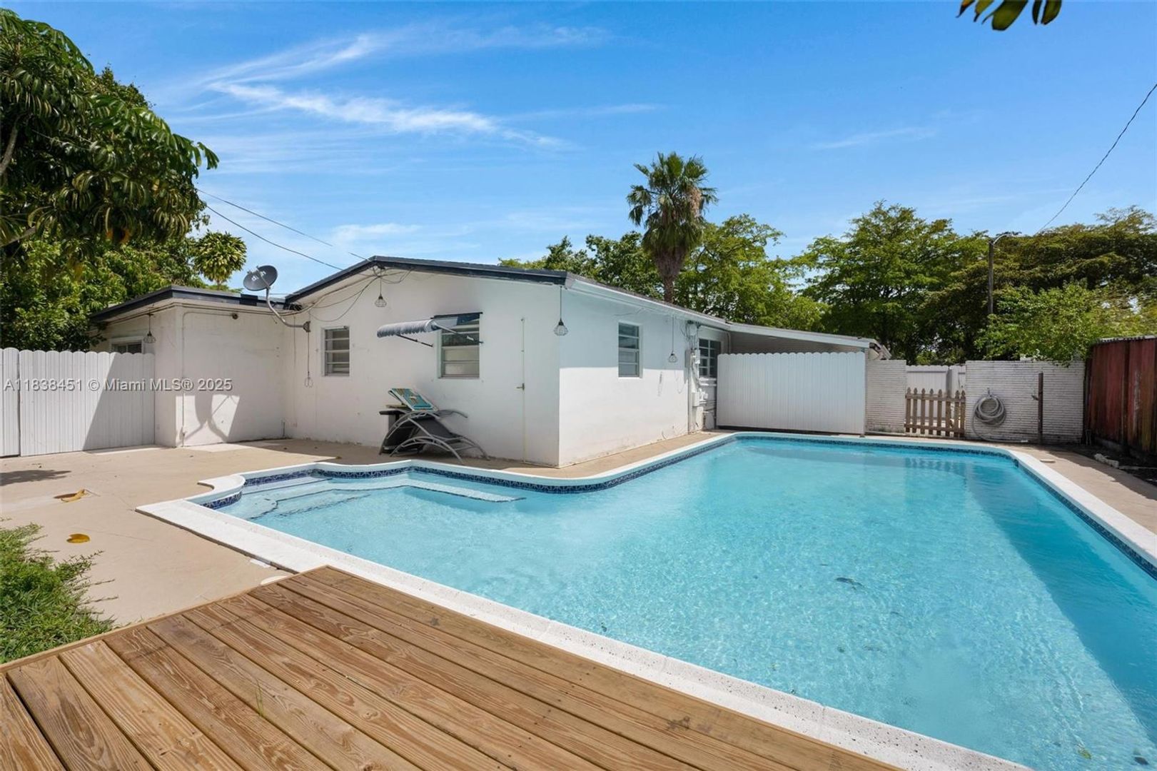 Pembroke Pines House: 700 SW 67th Avenue A