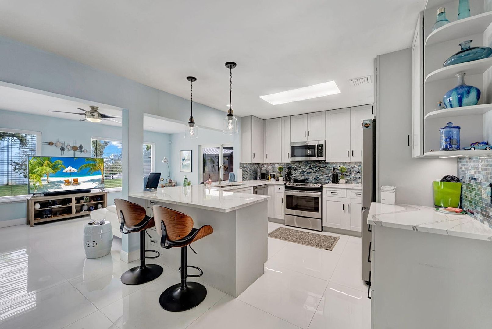 Palm Beach Gardens House: 10339 Daphne Avenue