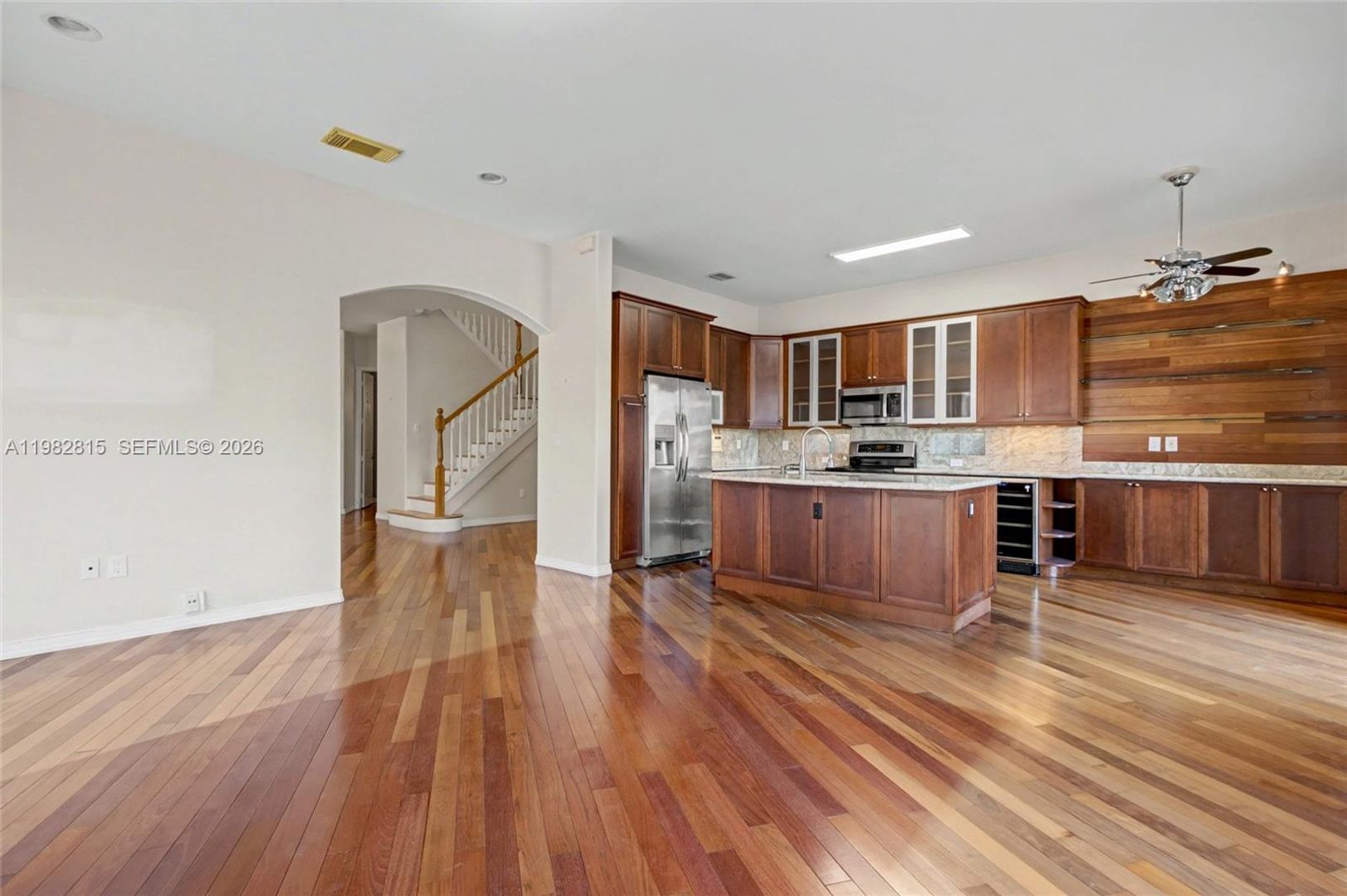 Hollywood House: 1560 Seagrape Way