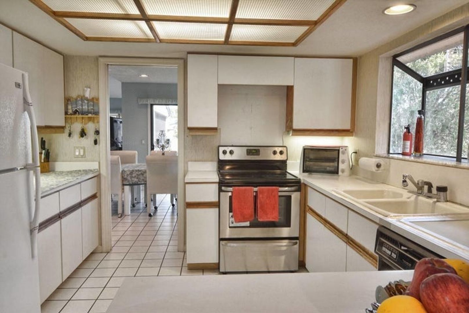West Palm Beach House: 6691 S Pine Court