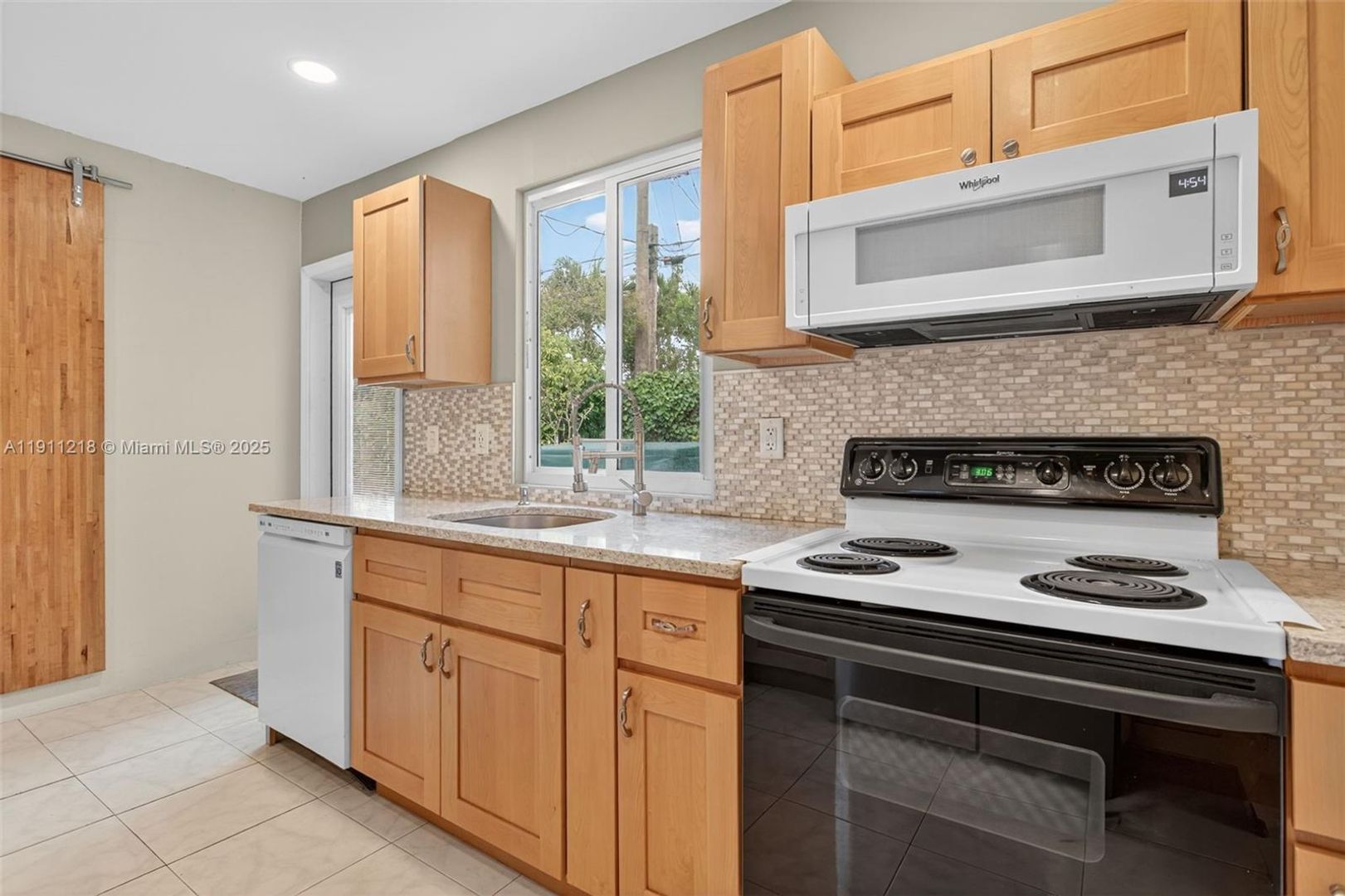 Oakland Park House: 4820 NE 1st Terrace 0