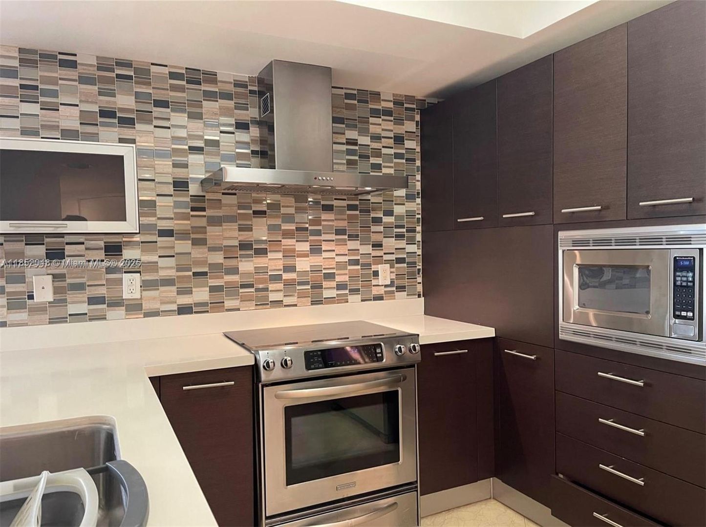 Sunny Isles Beach House: 250 Sunny Isles Boulevard 3-1003