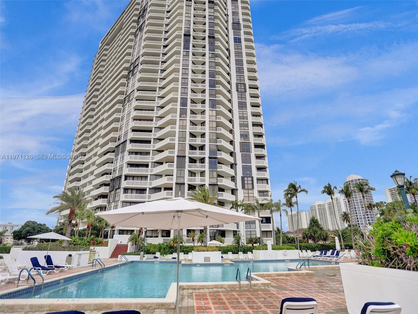 Aventura House: 1000 W Island Boulevard 2909