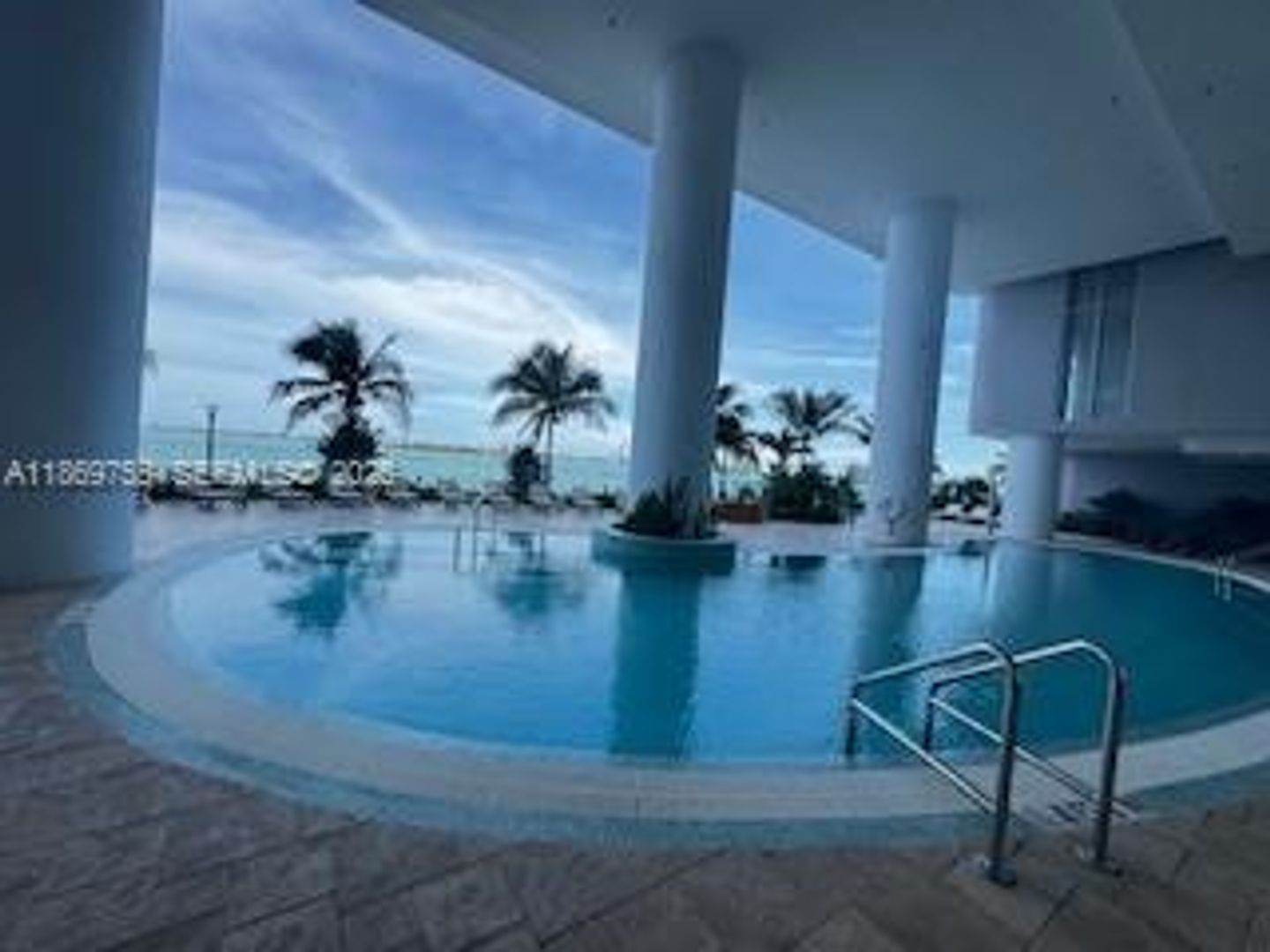 Miami House: 700 NE 24 2206