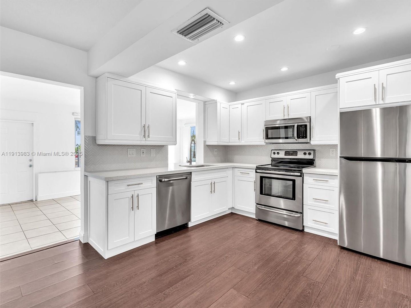 Dania Beach House: 4500 SW 42nd Terrace