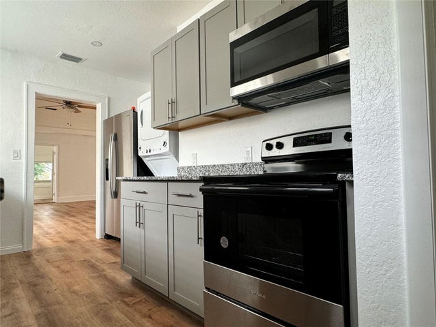 Hollywood House: 1849 Madison Street