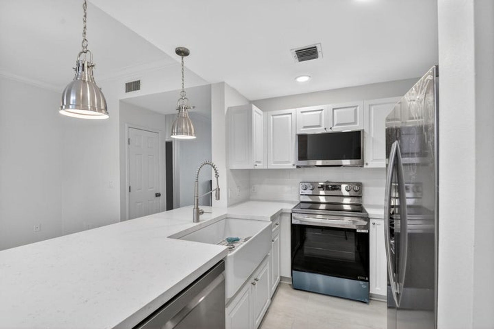 West Palm Beach House: 695 Hibiscus Street