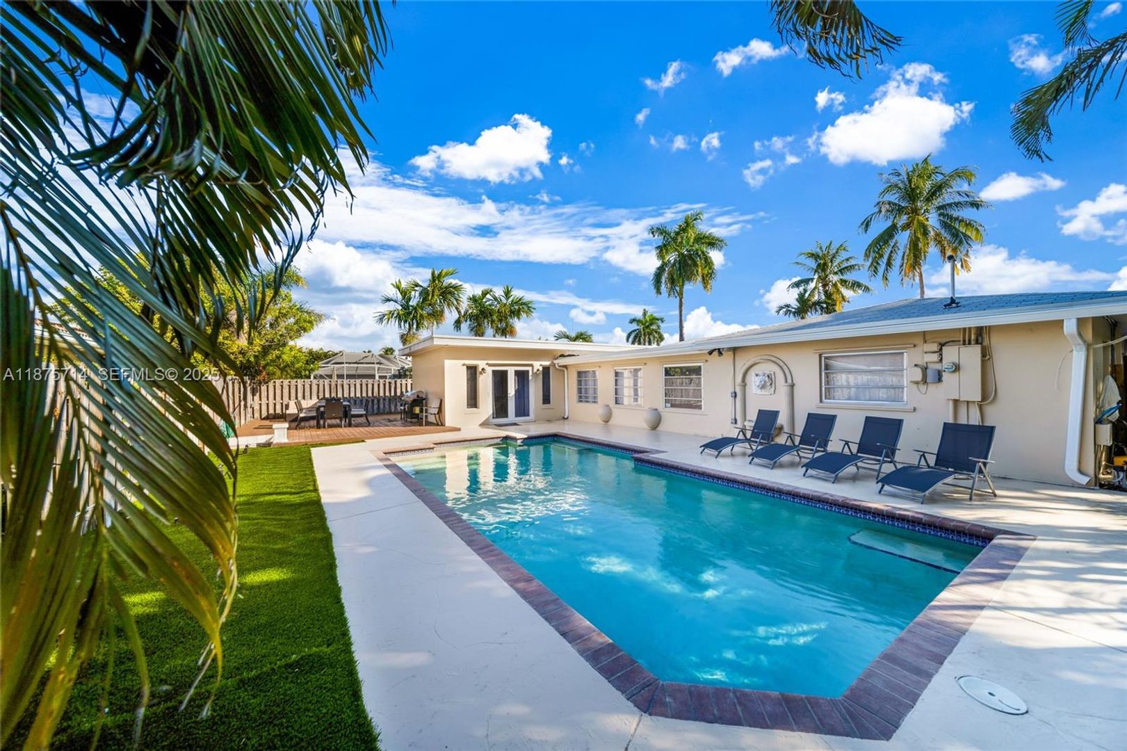Lauderdale By The Se House: 241 Oceanic Avenue