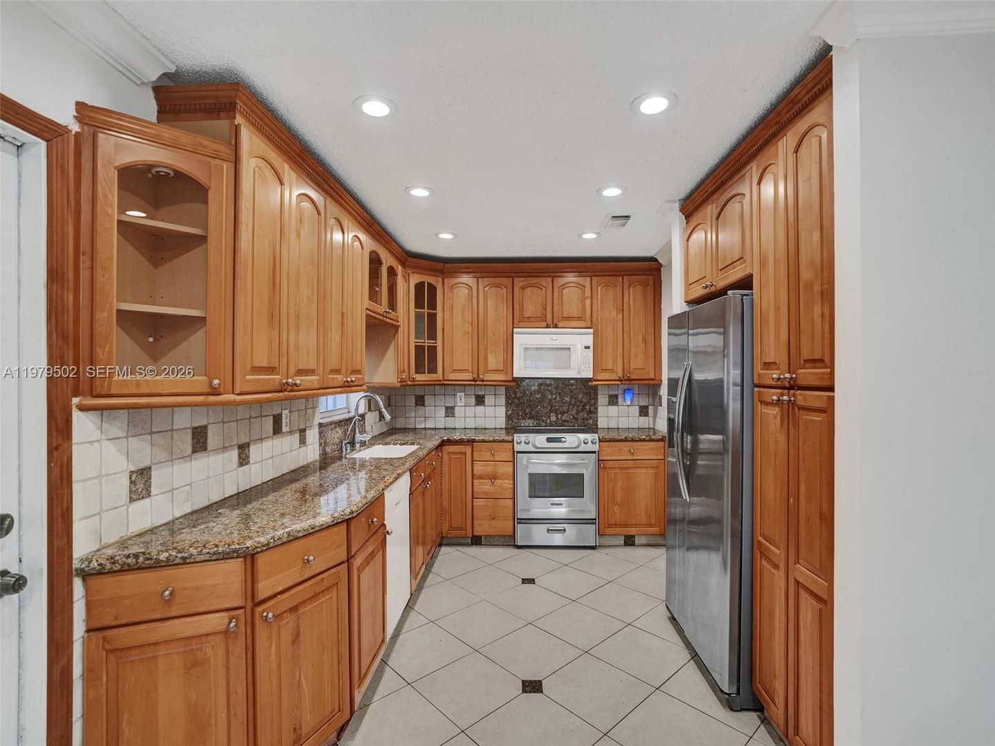 Hollywood House: 3745 Piccadilly Street 114