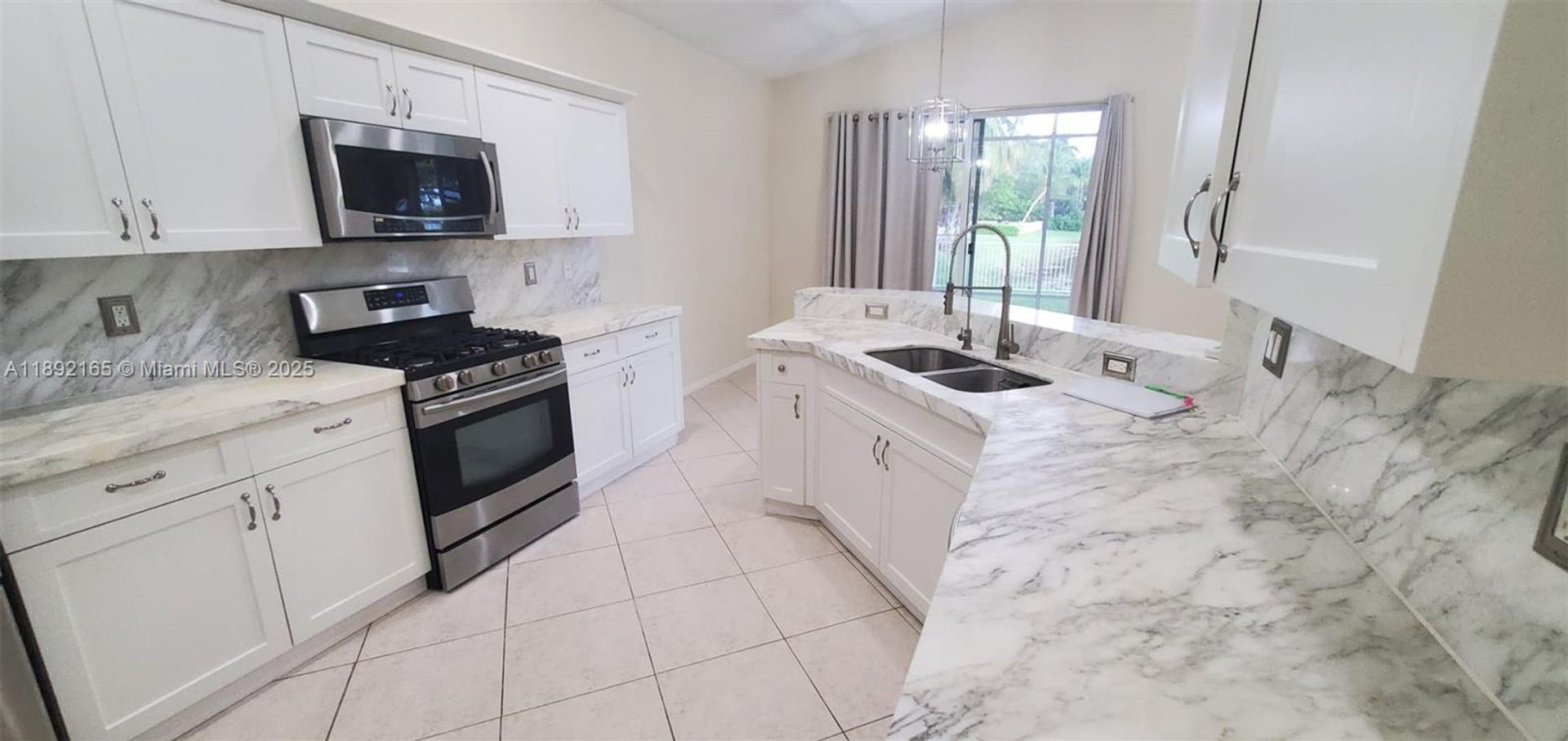 Pembroke Pines House: 6644 SW 194th Avenue 6644