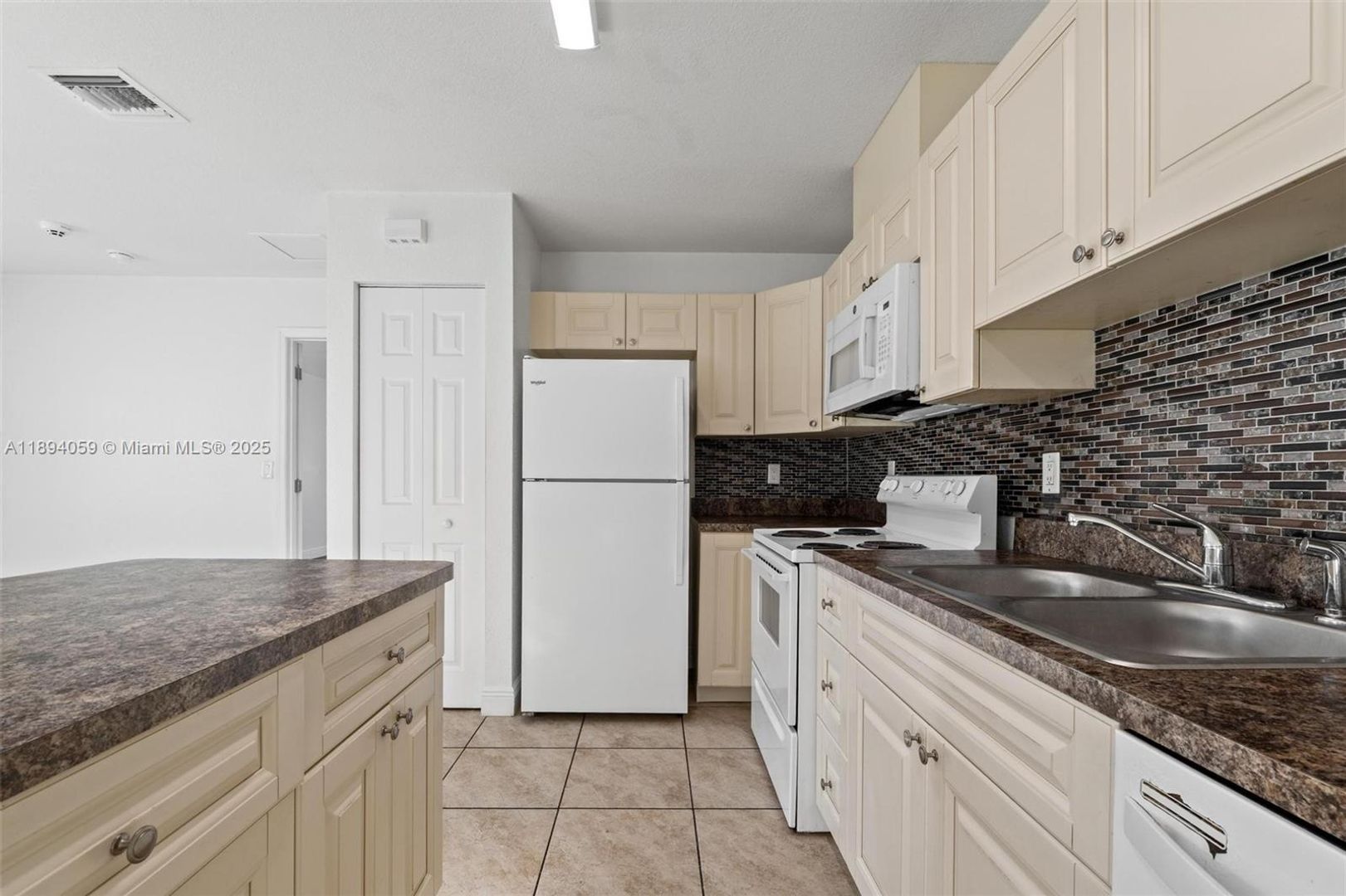 Miramar House: 6035 SW 40th Court 6035