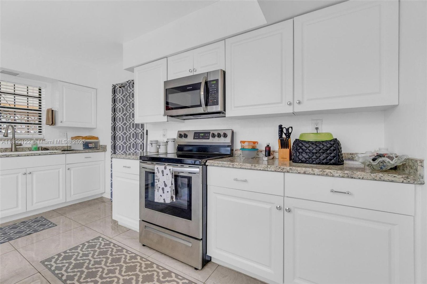 Miami Gardens House: 2860 NW 184th Street