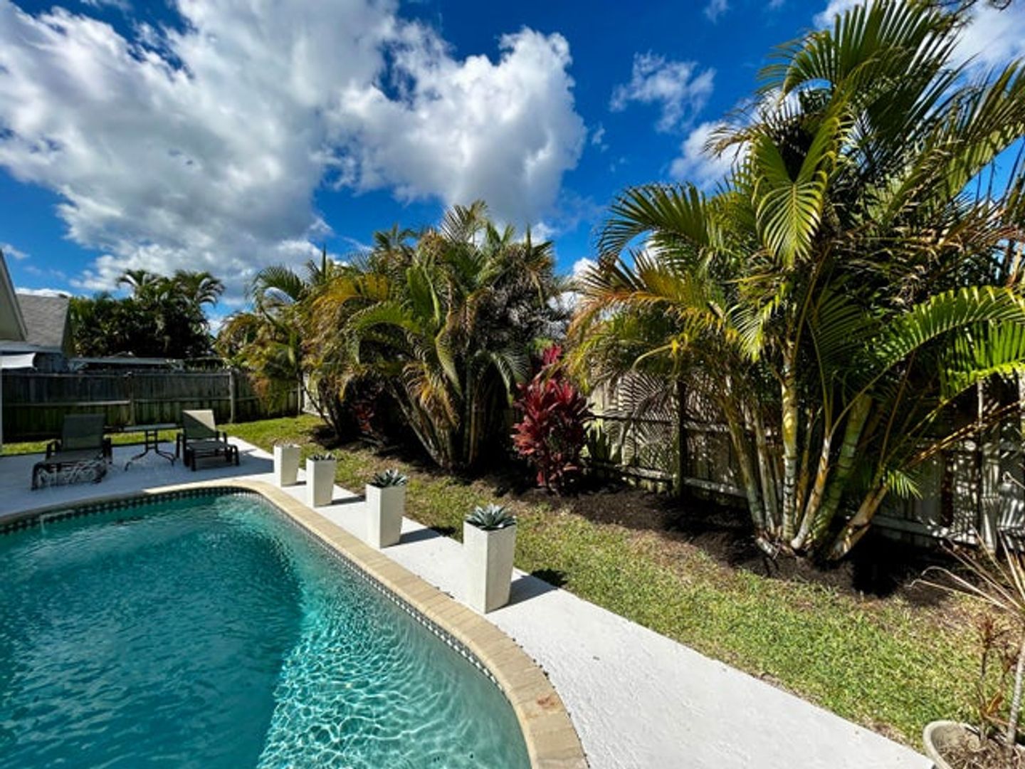 Jupiter House: 6135 Drake Street
