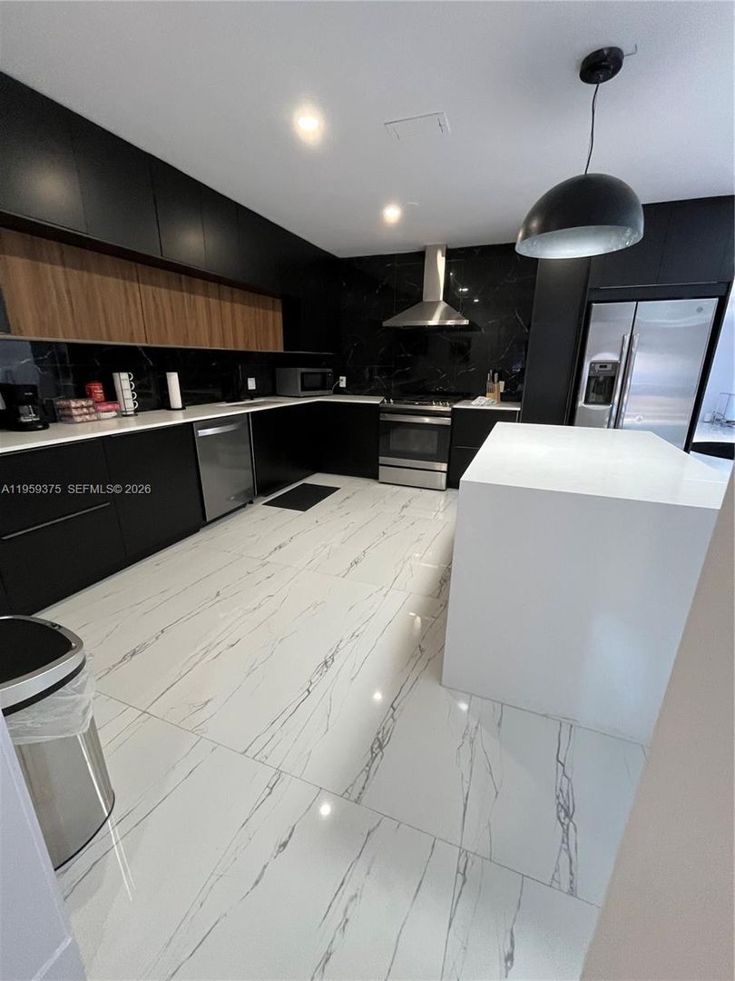 Dania Beach House: 39 SE 7th Street 0