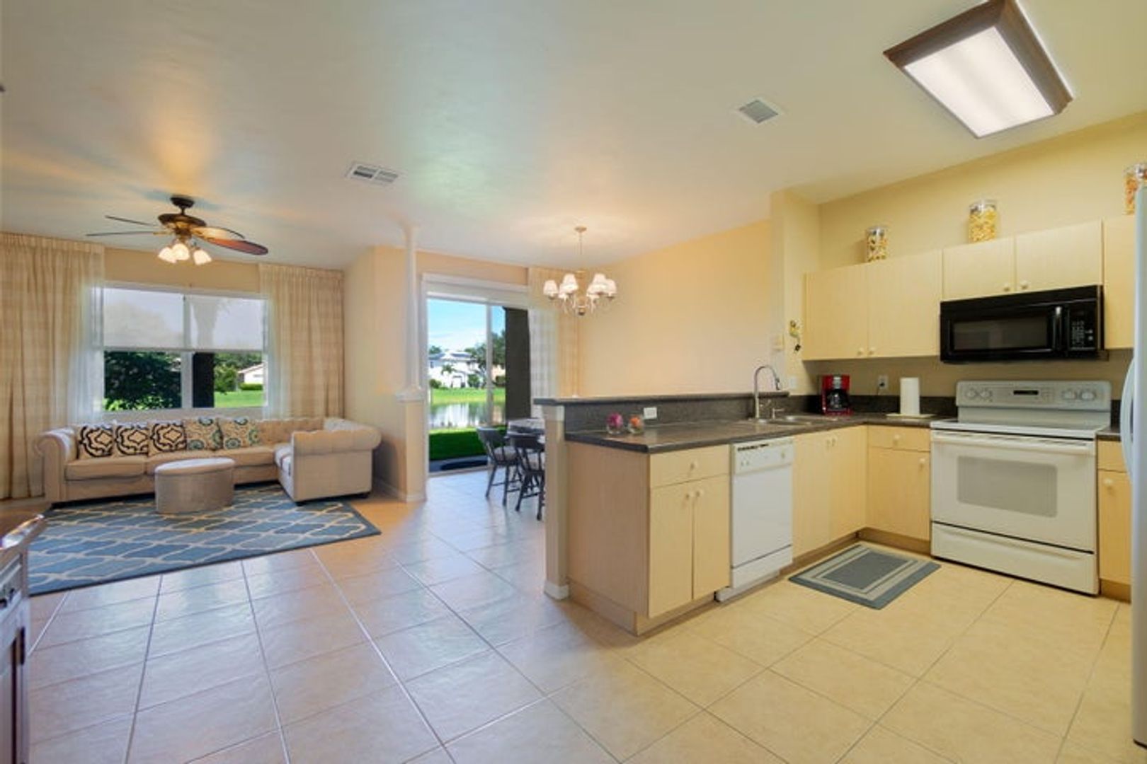 Royal Palm Beach House: 213 River Bluff Lane