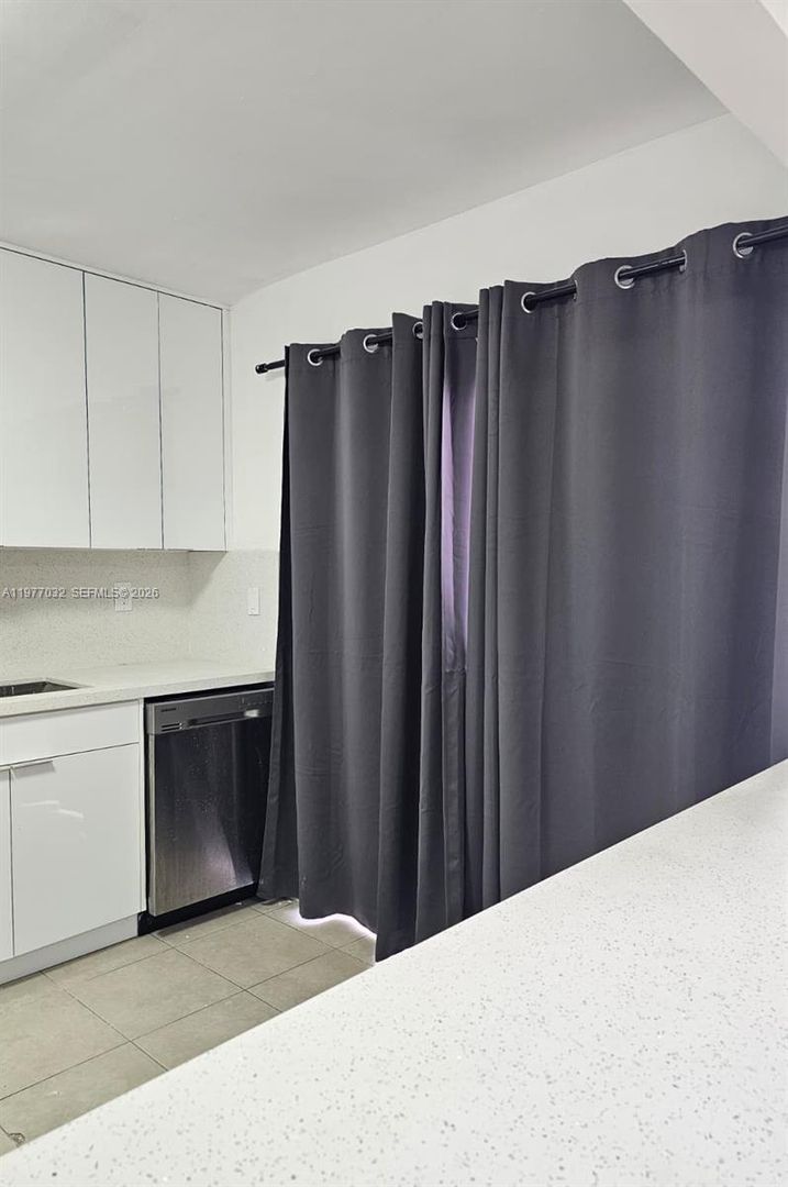 Hialeah House: 6150 W 24th Court 105-9