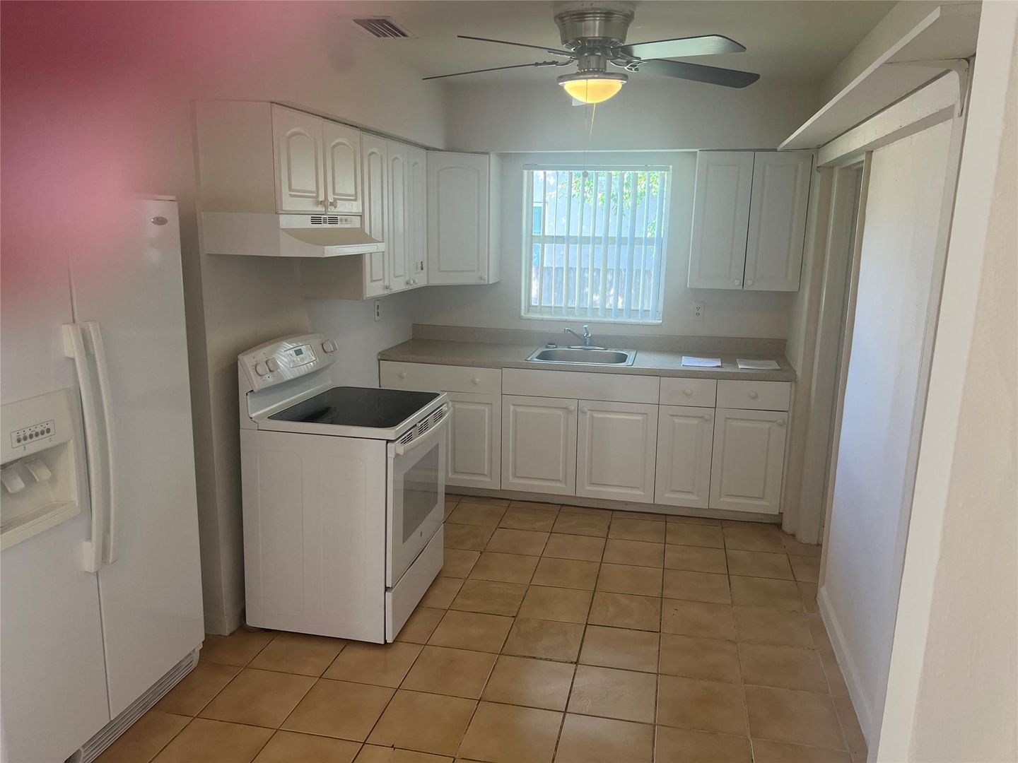 Hollywood House: 1410 N 65 Avenue