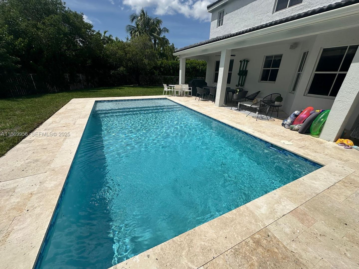 Weston House: 1063 Sunflower Circle