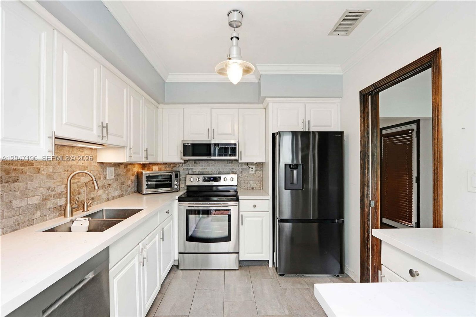 Coral Gables House: 221 Camilo Avenue