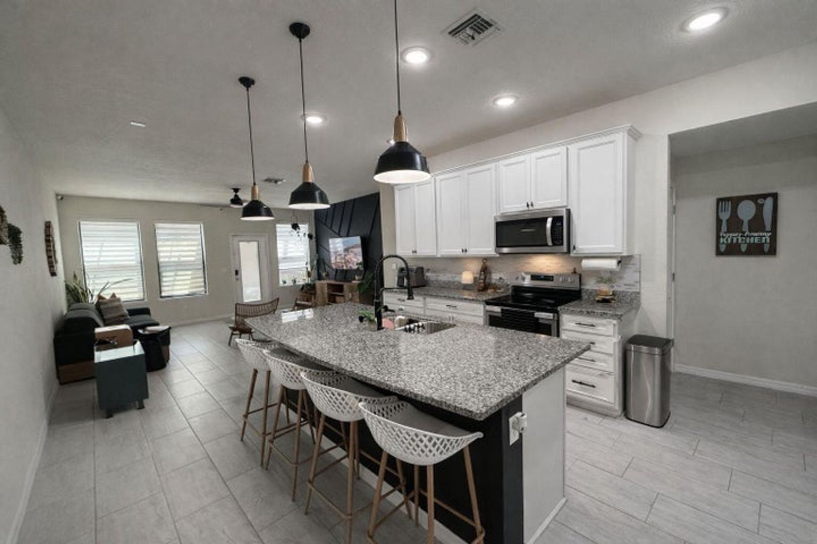 Palm Springs House: 2394 Post Street
