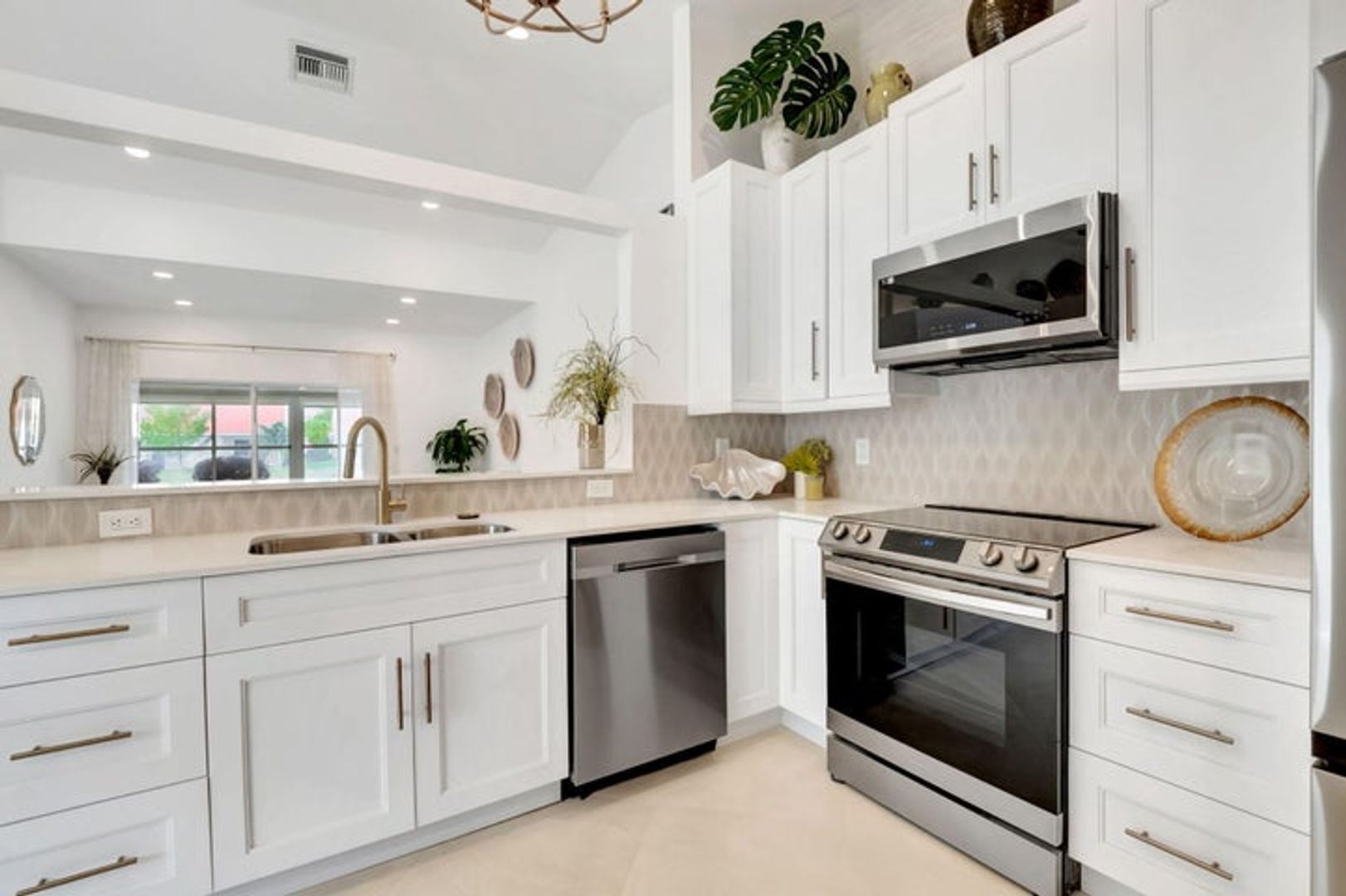 Delray Beach House: 15465 Lake Magnolia Place