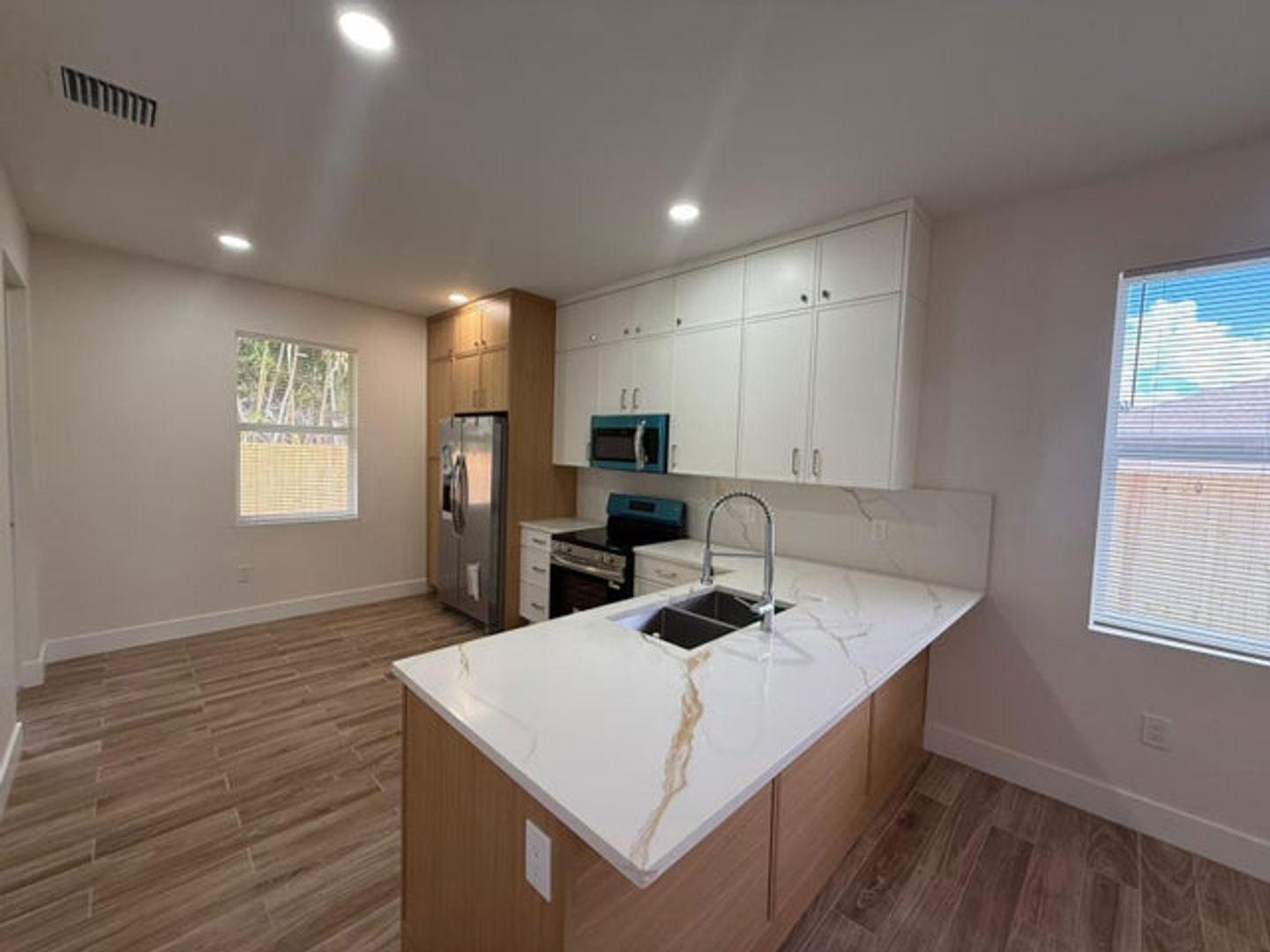 Greenacres  (Unincorporated) House: 7723 S HAVERHILL ROAD Road