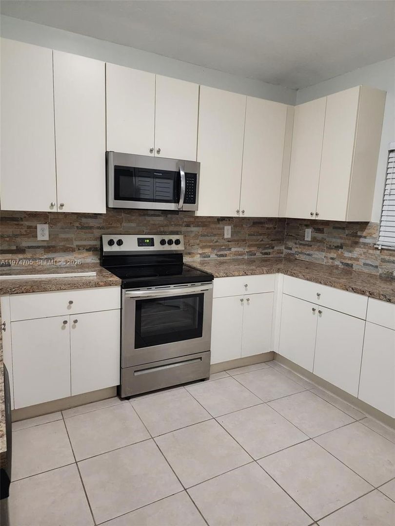 Homestead House: 1231 NE 32nd Avenue 1231