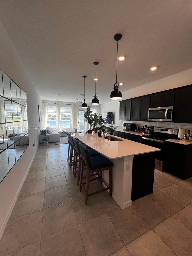 Greenacres House: 6140 Planta Lane 6140