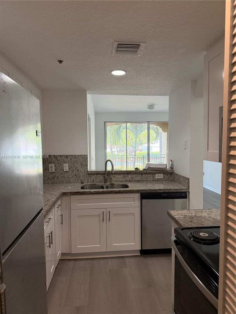 Doral House: 6500 NW 114th Avenue 1025