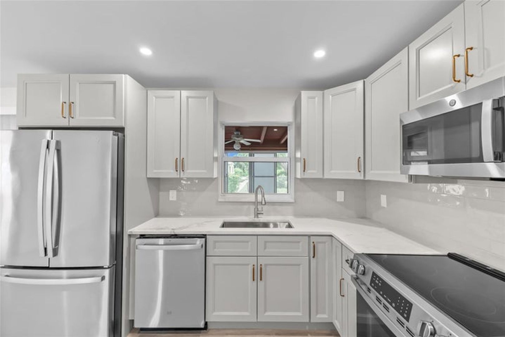 North Palm Beach House: 908 LIGHTHOUSE Drive