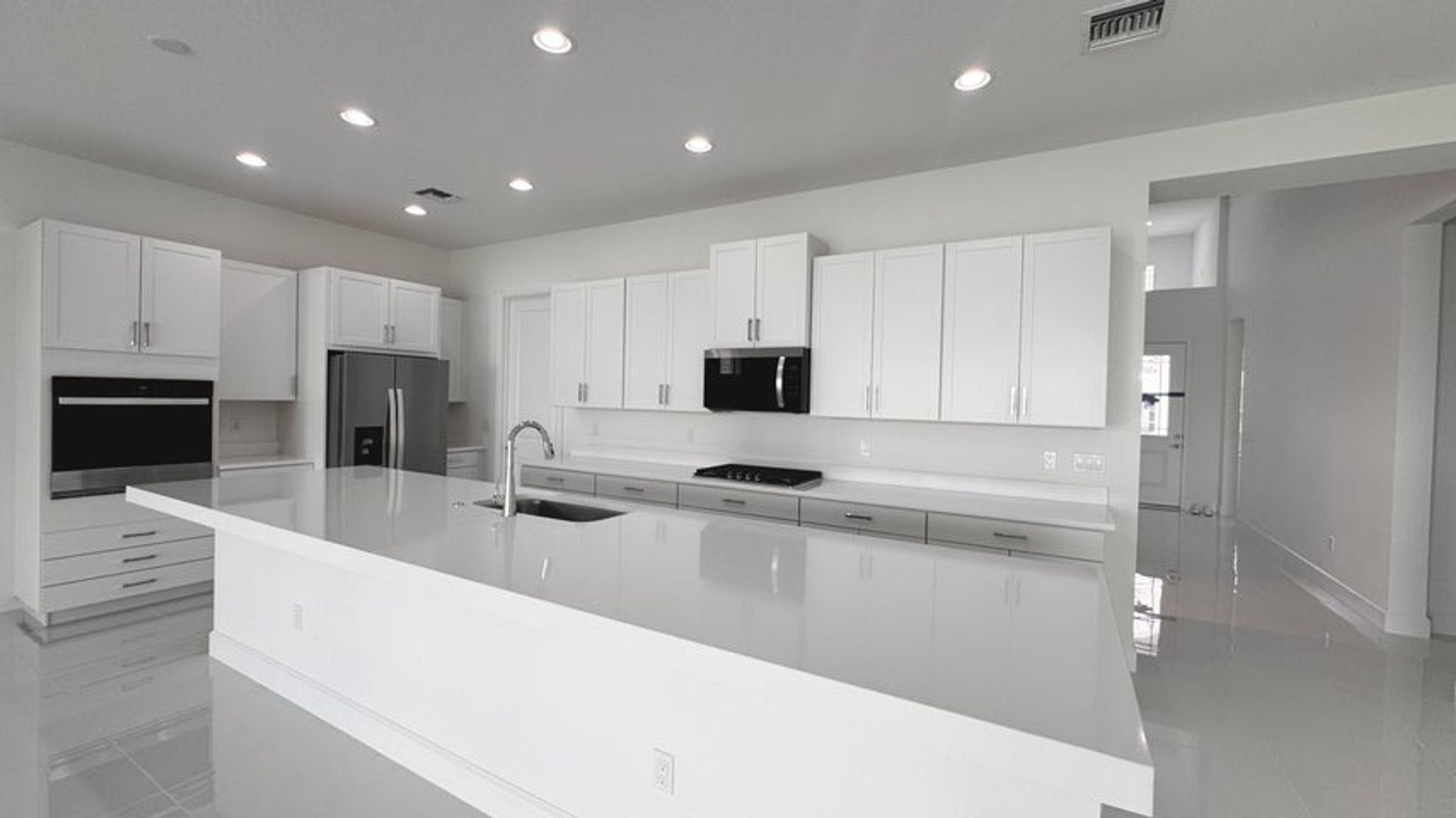 Westlake House: 5722 Aleppo Pne Place