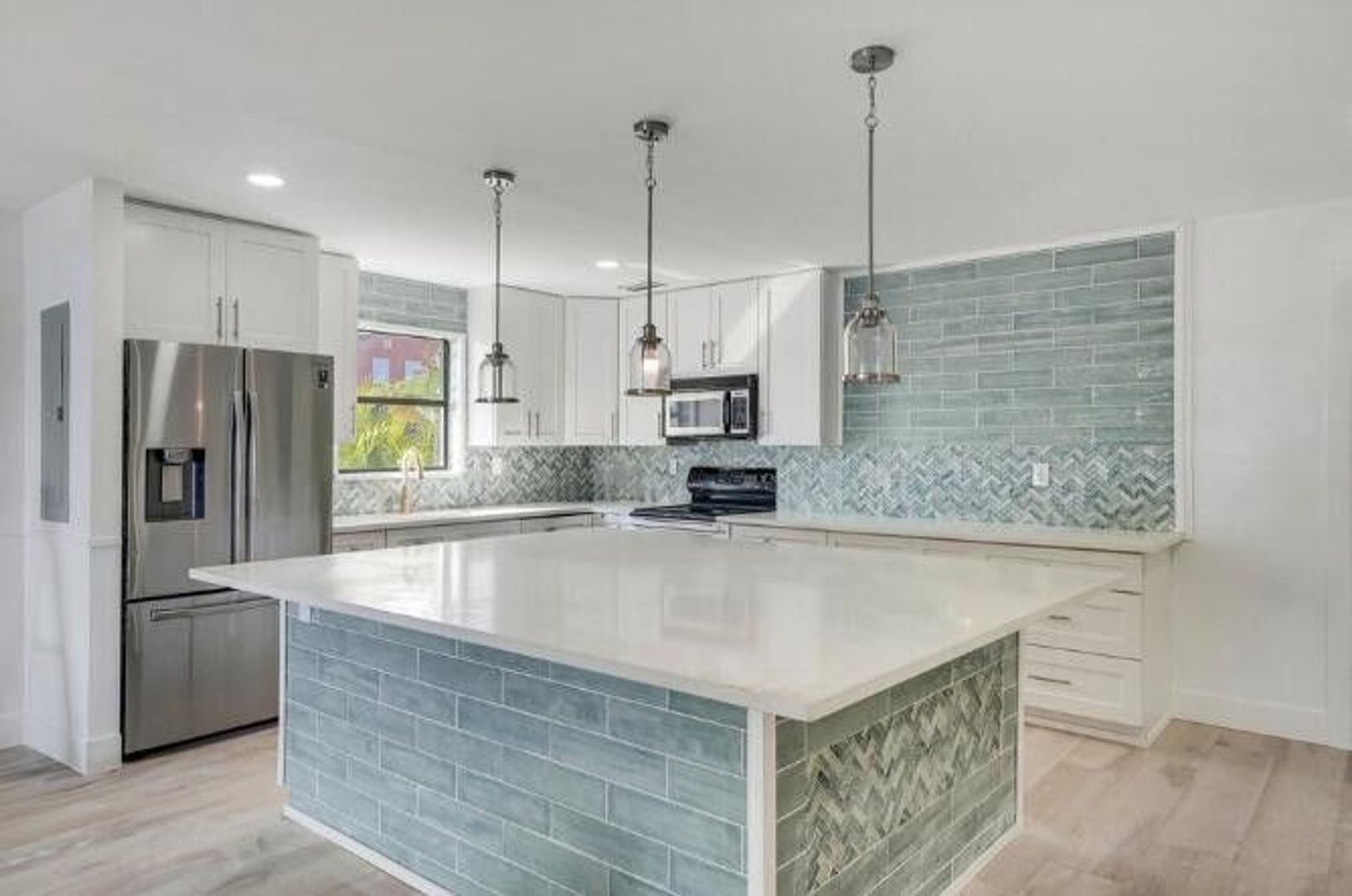 Riviera Beach House: 360 Wilma Circle 7