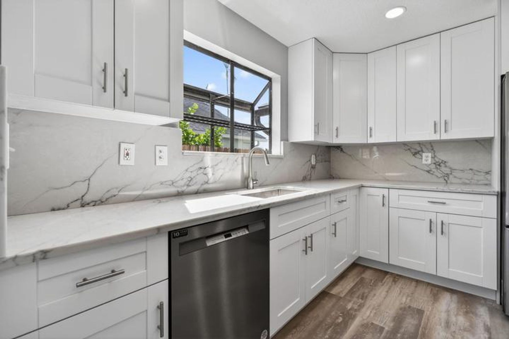Jupiter House: 6119 Mullin Street
