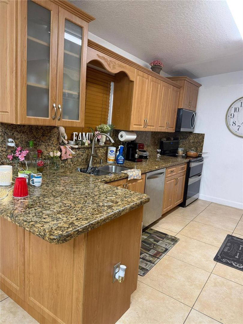 Hialeah House: 17242 NW 73rd Avenue