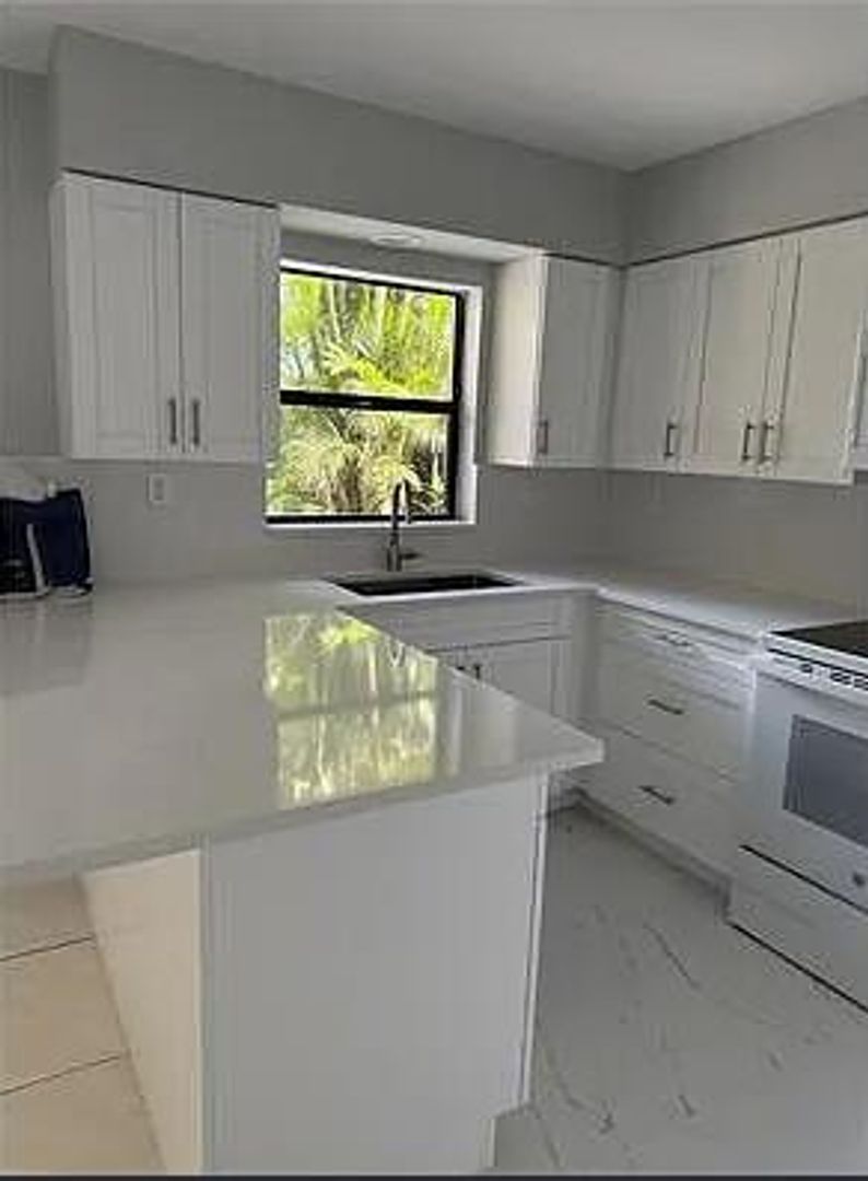 West Palm Beach House: 4905 Alder Drive D