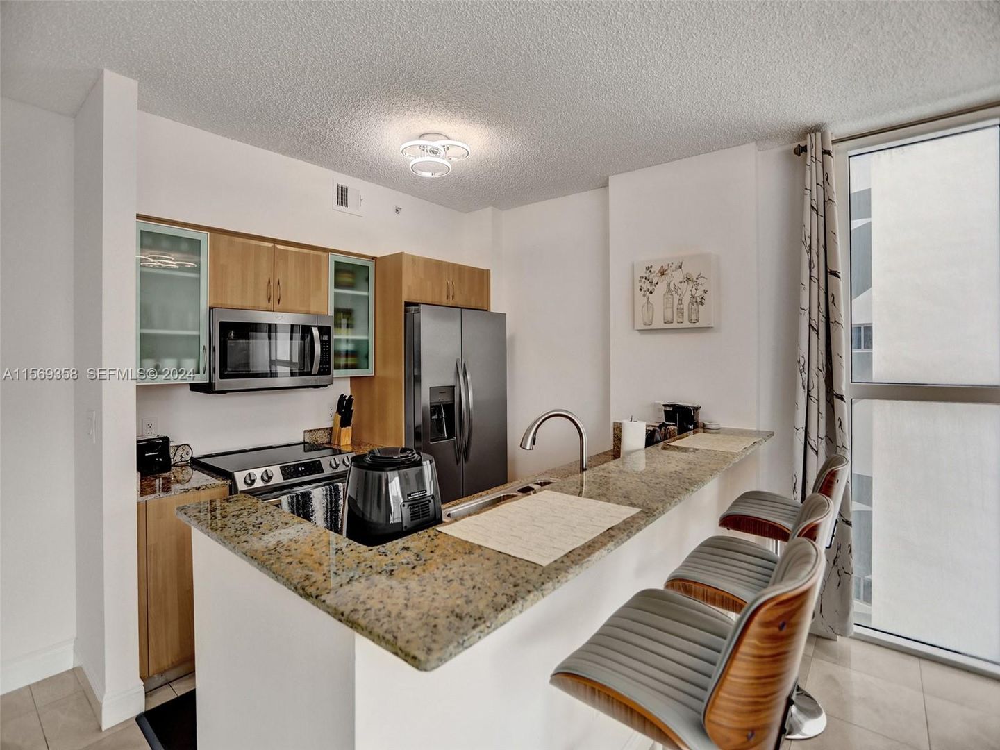 Sunny Isles Beach House: 17555 Atlantic Boulevard 1101